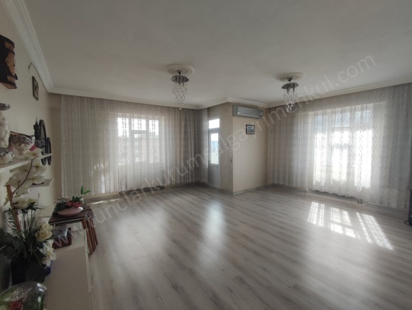5 Nisan Mh Bağlar Satılık Daire |  3+1 Oda | 170M2 3.000.000Tl  Krediye Uygun  | 7. Kat | Doğalgaz(Kombi) | 1 Banyo Resim-2