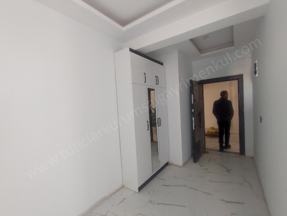 Huzurevleri Civarı Kayapınar Satılık Daire |  2+1 Oda | 97M2 3.700.000Tl  Krediye Uygun  | 6. Kat | Doğalgaz(Kombi) | 1 Banyo | 1 Yatak Odası Resim-4