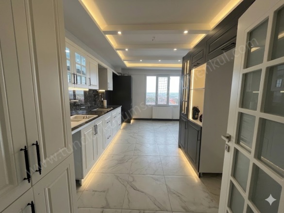 Seyrantepe Civarı Yenişehir Kiralık Daire |  3.5+1 Oda | 180M2 Aylık 32.000Tl | 7. Kat | Merkezi Isınma | 2 Banyo Resim-3