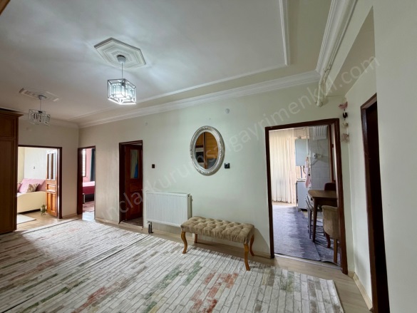 Selahattin Eyyubi Bağlar Satılık Daire |  3+1 Oda | 155M2 3.230.000Tl  Krediye Uygun  | 5. Kat | Doğalgaz(Kombi) | 2 Banyo Resim-2