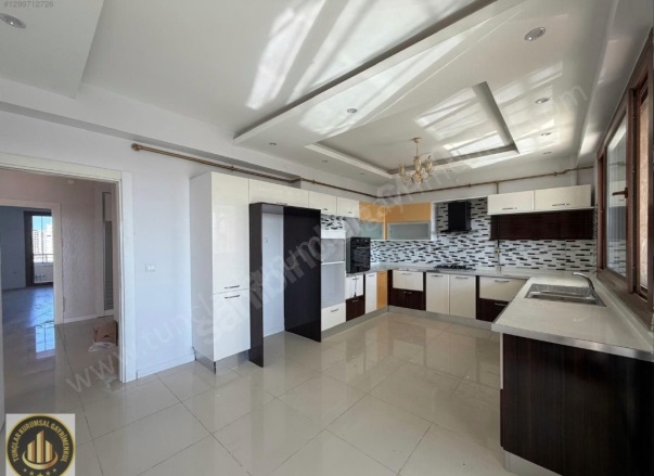 Fırat Mahallesi. Kayapınar Satılık Daire |  4+1 Oda | 230M2 6.950.000Tl  Krediye Uygun  | 10. Kat | Merkezi Isınma | 2 Banyo | 1 Yatak Odası Resim-4