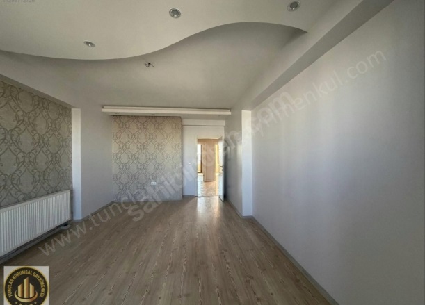 Fırat Mahallesi. Kayapınar Kiralık Daire |  1 Oda | 230M2 Aylık 37.000Tl  Krediye Uygun  | 10. Kat | Merkezi Isınma | 2 Banyo | 1 Yatak Odası Resim-5