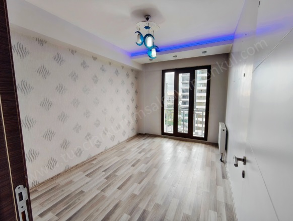 75 Caddesi Civarı Kayapınar Satılık Daire |  4+1 Oda | 240M2 7.650.000Tl | 6. Kat | Merkezi Isınma | 1 Yatak Odası Resim-2