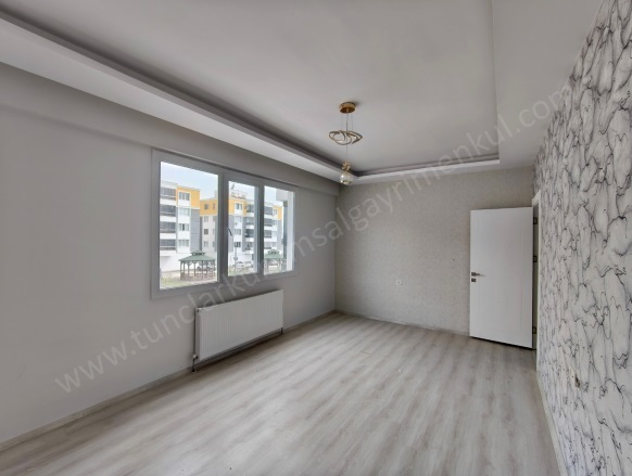 Seyrantepe Civarı Yenişehir Kiralık Daire |  2+1 Oda | 90M2 Aylık 17.500Tl | Giriş + 1.Kat | Doğalgaz(Kombi) | 1 Banyo | 1 Yatak Odası Resim-2