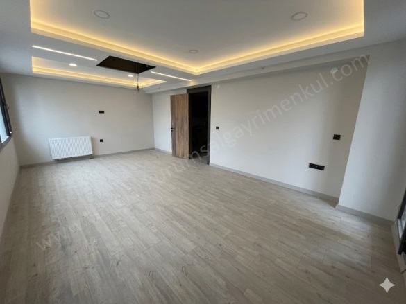 Doğum Hastanesi Civarı Bağlar Satılık Büro |  2+1 Oda | 105M2 4.250.000Tl  Krediye Uygun  | 3. Kat | Merkezi Isınma Resim-3