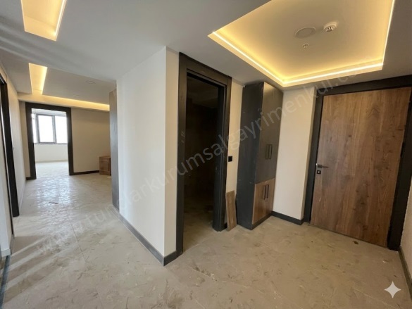Doğum Hastanesi Civarı Bağlar Satılık Büro |  2+1 Oda | 105M2 4.250.000Tl  Krediye Uygun  | 3. Kat | Merkezi Isınma Resim-5