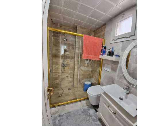 Bağcılar Bağlar Satılık Daire |  3.5+1 Oda | 180M2 5.940.000Tl  Krediye Uygun  | Yüksek Giriş | Doğalgaz(Kombi) Resim-4