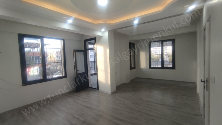 Toptancılar Civarı Bağlar Satılık Villa |  3.5+1 Oda | 250M2 6.850.000Tl  Krediye Uygun  | Dubleks | Doğalgaz(Kombi) | 2 Banyo Resim-5