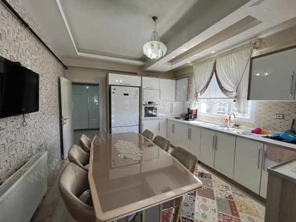 Masrafsız Taşınmaya Hazır Sitenin En Güzel Katında Geniş 3+1 Satılık Daire Bağlar Bağcılar