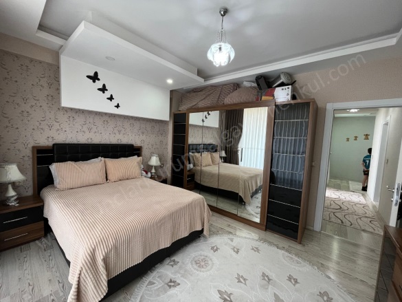 Bağcılar Bağlar Satılık Daire |  3+1 Oda | 165M2 5.550.000Tl | 4. Kat | Doğalgaz(Kombi) Resim-4