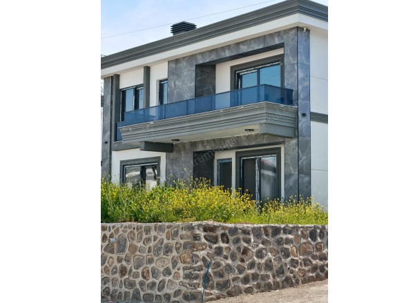 Dönümlü  Yenişehir Satılık Villa |  6+1 Oda | 350M2 16.950.000Tl  Krediye Uygun  | Dubleks | Yerden Isıtma | 3 Banyo | 1 Yatak Odası Resim-1