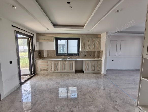 Dönümlü  Yenişehir Satılık Villa |  6+1 Oda | 350M2 16.950.000Tl  Krediye Uygun  | Dubleks | Yerden Isıtma | 3 Banyo | 1 Yatak Odası Resim-2