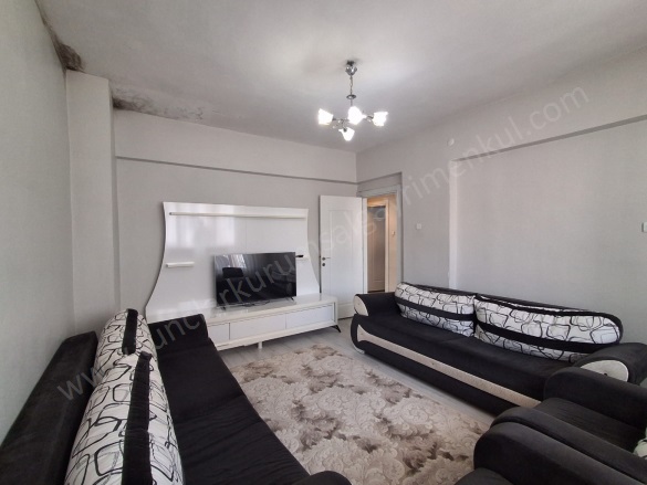 Huzurevleri Civarı Kayapınar Satılık Daire |  3+1 Oda | 170M2 2.550.000Tl  Krediye Uygun  | 6. Kat | Doğalgaz(Kombi) | 1 Banyo | 1 Yatak Odası Resim-3