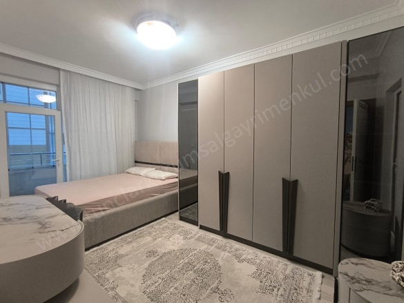 Bağcılar Bağlar Satılık Daire |  3+1 Oda | 150M2 4.350.000Tl  Krediye Uygun  | 6. Kat | Merkezi Isınma | 2 Banyo Resim-4