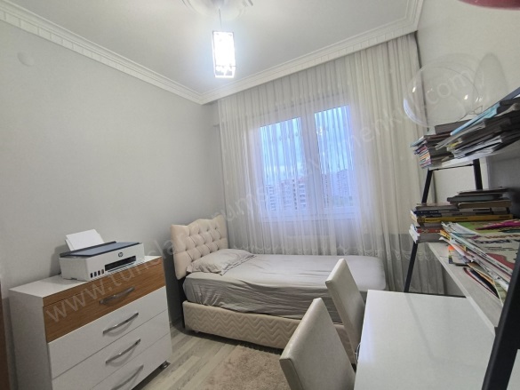 Bağcılar Bağlar Satılık Daire |  3+1 Oda | 150M2 4.350.000Tl  Krediye Uygun  | 6. Kat | Merkezi Isınma | 2 Banyo Resim-5