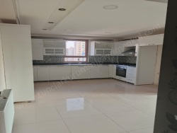 Kayapınar 50 Lik Yol Civarı Satılık Daire 4+1 160 M2 | 7. Kat | Merkezi Isınma | 2 Banyo