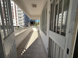 Kayapınar Diclekent Civarı Satılık Daire 3+1 210 M2 | 1. Kat | Doğalgaz(Kombi) | 1 Banyo