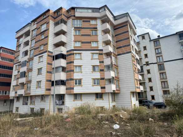 Opet Kavşağı Yıldız Evler Sitesi 2 Etap A Blok Satılık Betonarme Daire Oltu Yasin Haşimoğlu Mah