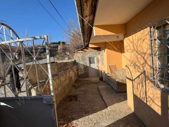 Cumhuriyet Mah 120 M2 Müstakil Satılık Ev Oltu Yasin Haşimoğlu