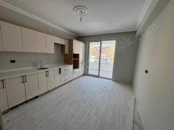 Şehitler Mah. Oltu Satılık Betonarme |  145M2 3.500.000Tl Resim-3