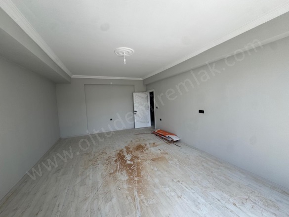 Şehitler Mah. Oltu Satılık Betonarme |  145M2 3.750.000Tl Resim-5