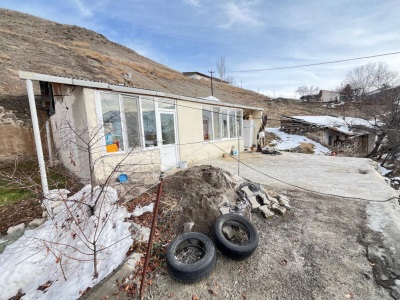 Bahçeli Bahçesinde Meyve Ağaçları Olan Katlı Satılık Müstakil Ev Oltu Karabekir Mah