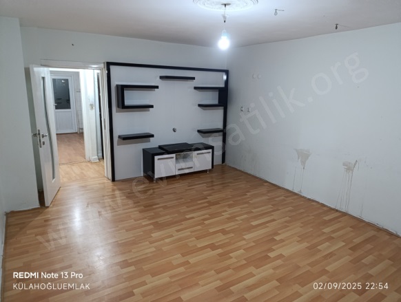 Alpaslan Mah. Denizli Kiralık Daire |  2+1 Oda | 135M2 Yıllık 13.000Tl | 3. Kat | Doğalgaz(Kombi) | 1 Banyo | 2 Yatak Odası Resim-4