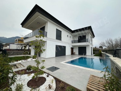 Denizli Başkarcıda Satılık Villa Ultra Lüks Havuzlu 5+2 Merkezefendi Başkarcı Mah Külahoğlu Gayrimenkul