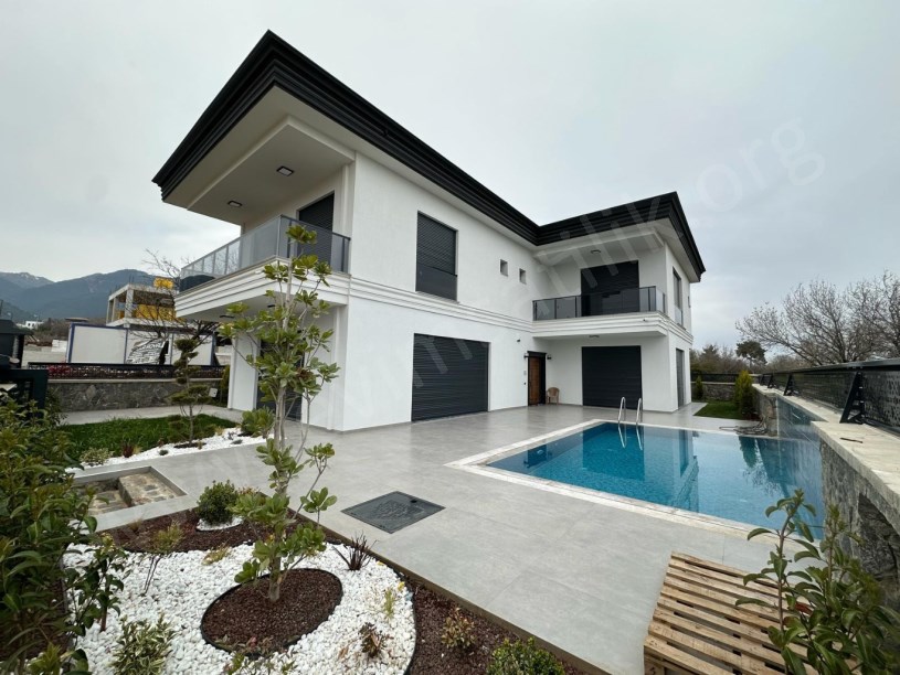 KÜLAHOĞLU GAYRİMENKULDEN DENİZLİ BAŞKARCIDA SATILIK ULTRA LÜKS VİLLA HAVUZLU 