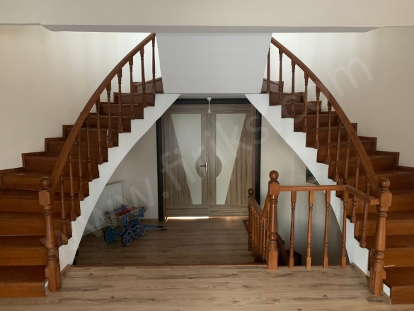 Karaova Mah. Kuşadası Kiralık Müstakil Ev |  8+ Oda | 4500M2 Aylık 250.000Tl Eşyalı  | Merkezi Isınma | 11 Banyo | 11 Yatak Odası Resim-2