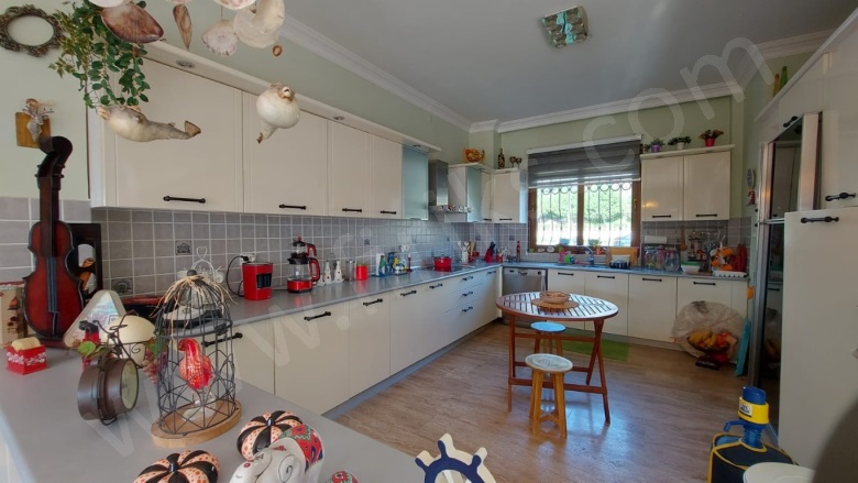 Türkmen Mah. Kuşadası Satılık Villa |  5+1 Oda | 500M2 65.000.000Tl | Villa Ve Müstakil Resim-2