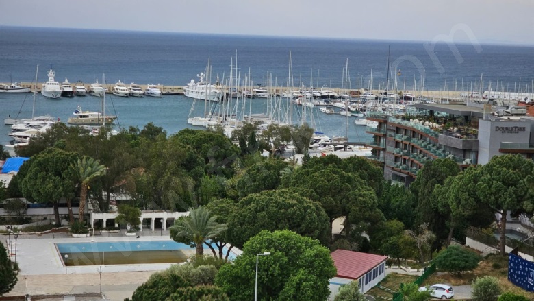 Türkmen Mah. Kuşadası Satılık Daire |  5+2 Oda | 300M2 14.800.000Tl | Çatı Dubleksi | 4 Banyo | 5 Yatak Odası Resim-1