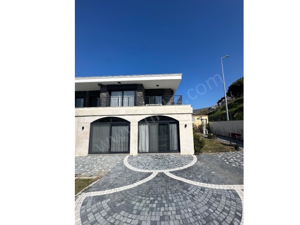 Bayraklıdede Mah. Kuşadası Satılık Daire |  1+2 Oda | 75M2 8.800.000Tl  Krediye Uygun  | Bahçe Katı | Yerden Isıtma | 1 Banyo | 1 Yatak Odası Resim-2