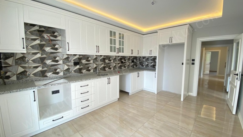 Limonluk Mah. Yenişehir Satılık Daire |  4+1 Oda | 280M2 8.800.000Tl | 1. Kat | Doğalgaz(Kombi) | 2 Banyo | 4 Yatak Odası Resim-2