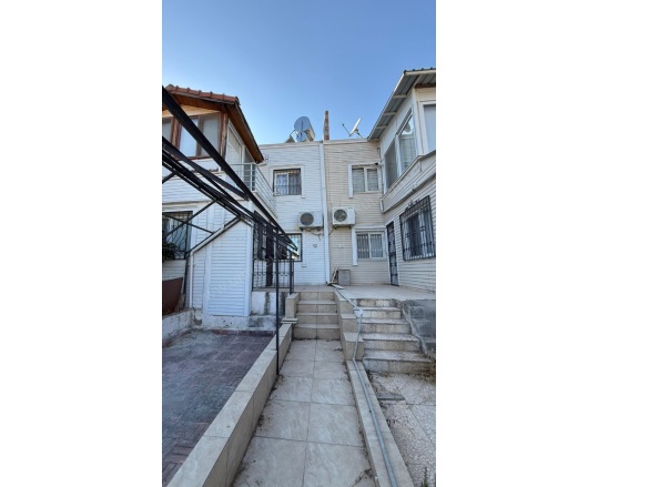 Çağdaşkent Mah. Toroslar Satılık Villa |  3+1 Oda | 290M2 13.900.000Tl | Villa | Doğalgaz(Kombi) | 1 Banyo Resim-3