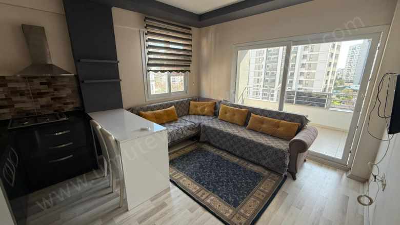 Üniversite Cadddesinde Kiralık Daire Eşyalı 1+1 Yenişehir Çiftlikköy Mah