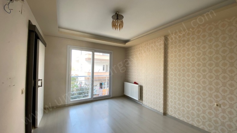 50. Yıl Mah. Yenişehir Satılık Daire |  3+1 Oda | 140M2 5.999.000Tl  Krediye Uygun  | 1. Kat | Doğalgaz(Kombi) | 2 Banyo Resim-4
