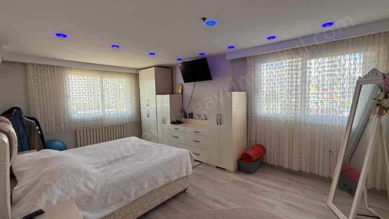 Güvenevler Mah. Yenişehir Satılık Daire |  4+1 Oda | 220M2 12.500.000Tl  Krediye Uygun  | 3. Kat | Doğalgaz(Kombi) | 2 Banyo Resim-2