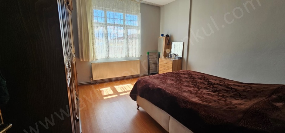 Kocataş Mah. Sarıyer Kiralık Daire |  3+1 Oda | 120M2 Aylık 28.000Tl | 1. Kat | Doğalgaz(Kombi) | 1 Banyo | 3 Yatak Odası Resim-3