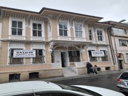 Sarıyer Sarıyer Merkez Mah. Satılık Villa 8+ 650 M2 | Doğalgaz(Kombi) | 7 Banyo