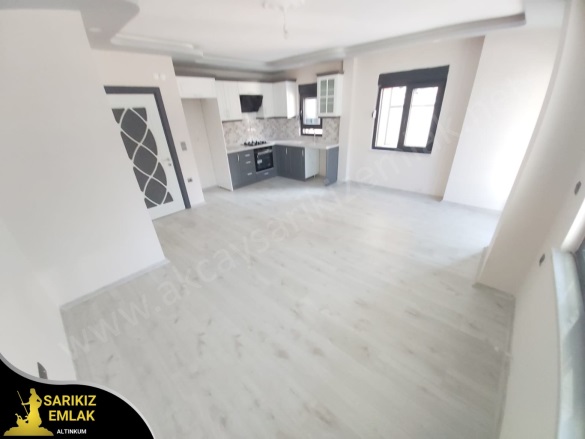 Altınkum Mah. Edremit Satılık Daire |  2+1 Oda | 115M2 4.875.000Tl | Yüksek Giriş | Kat Kaloriferi | 2 Banyo | 2 Yatak Odası Resim-2