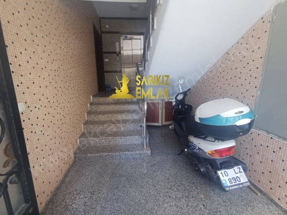 Akçay Mah. Edremit Satılık Daire |  2+1 Oda | 135M2 4.800.000Tl  Krediye Uygun  | 4. Kat | Kat Kaloriferi | 1 Banyo | 2 Yatak Odası Resim-3