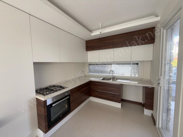 Hamidiye Mah. Edremit Satılık Villa |  3+1 Oda | 180M2 13.000.000Tl  Krediye Uygun  | Villa Ve Müstakil | Doğalgaz(Kombi) | 2 Banyo | 3 Yatak Odası Resim-2