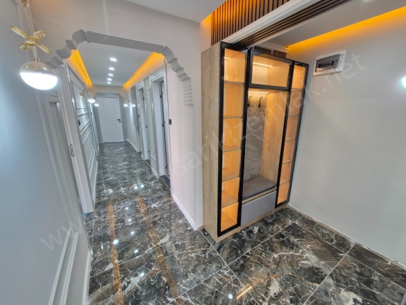 Altınkum Mah. Edremit Satılık Daire |  3+1 Oda | 145M2 4.190.000Tl  Krediye Uygun  | Yüksek Giriş | Doğalgaz(Kombi) | 1 Banyo | 3 Yatak Odası Resim-3