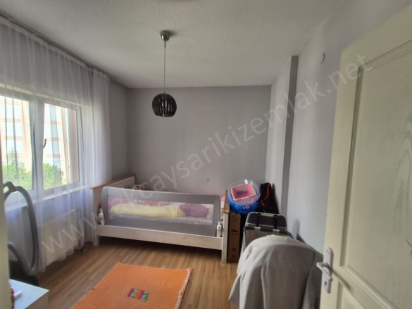 Atatürk Mah. Edremit Satılık Daire |  2+1 Oda | 85M2 2.700.000Tl | 5. Kat | Doğalgaz(Kombi) | 1 Banyo | 1 Yatak Odası Resim-3