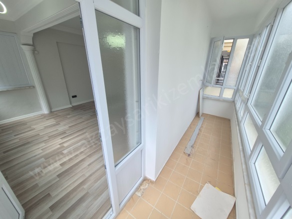 Akçay Mah. Edremit Satılık Daire |  3+1 Oda | 130M2 4.575.000Tl  Krediye Uygun  | 2. Kat | Klima | 1 Banyo | 1 Yatak Odası Resim-3