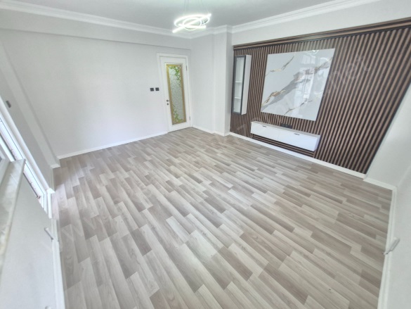 Akçay Mah. Edremit Satılık Daire |  3+1 Oda | 130M2 4.575.000Tl  Krediye Uygun  | 2. Kat | Klima | 1 Banyo | 1 Yatak Odası Resim-5