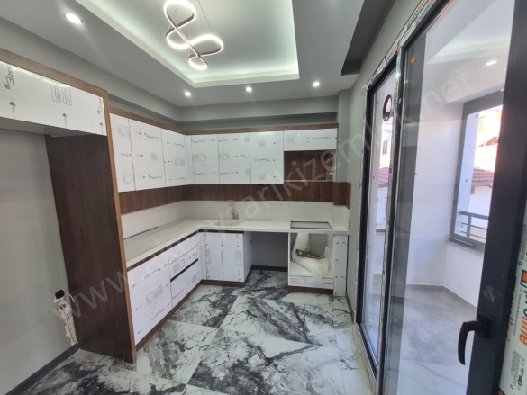 Tuzcumurat Mah. Edremit Satılık Daire |  2+1 Oda | 114M2 3.750.000Tl | Yüksek Giriş | Doğalgaz(Kombi) | 1 Banyo | 1 Yatak Odası Resim-1