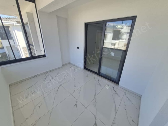 Güre Mah. Edremit Satılık Daire |  4+1 Oda | 150M2 17.000.000Tl  Krediye Uygun  | Villa | Kat Kaloriferi | 2 Banyo | 4 Yatak Odası Resim-3
