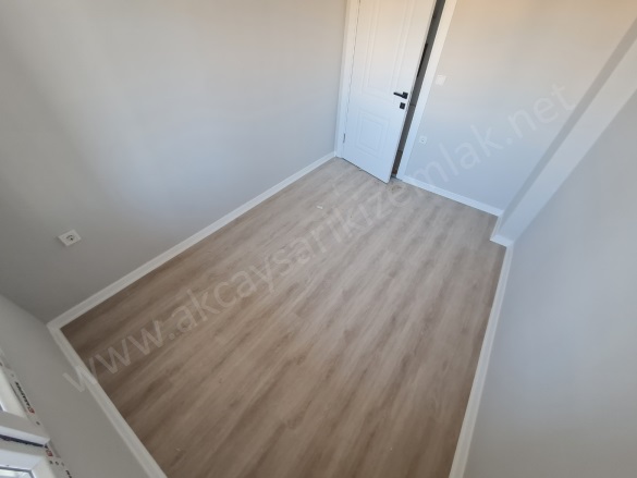 Eroğlan Mah. Edremit Satılık Daire |  2+1 Oda | 85M2 3.950.000Tl | 1. Kat | Yerden Isıtma | 1 Banyo | 1 Yatak Odası Resim-2